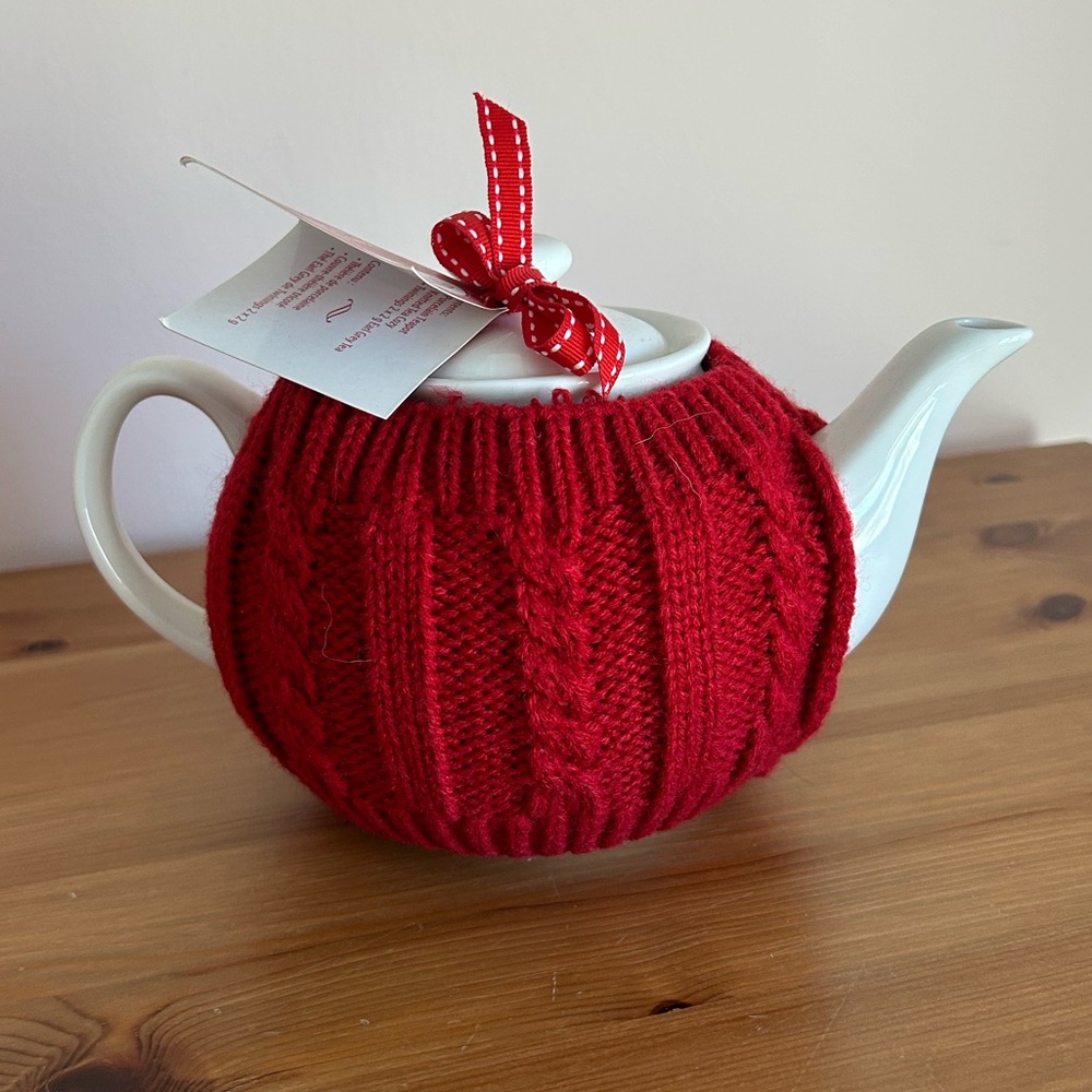 Twinnings Teapot with Cozy